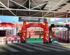Arche gonflable publicitaire coca