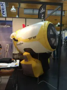 Structure gonflable salon professionnel canon a neige gonflable airsystems airstyle technoalpin 2 scaled 1 canon gonflable géant airsystems