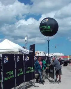 AIRSYSTEMS - Fabricant de structures gonflables : BALLONS GONFLABLES & SKYDANCERS : Ballon gonflable sur mat - Tour de France