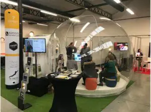 Bulle transparente salon et événement AIRSYSTEMS AIRSTYLE trophy com en or prix creation evenementielle 2019 Stand Bulle gonflable transparente - Com' en Or Day 2019