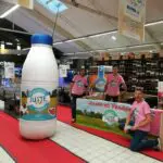PLV gonflables : bouteille gonflable de lait Juste & Vendéen