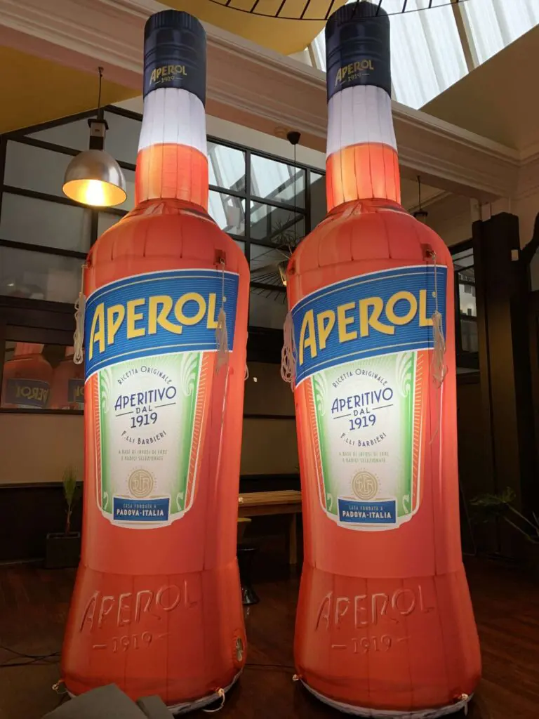 Bouteille gonflable Aperol Spritz