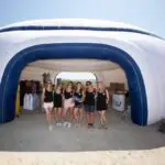 Stand gonflable ballon de rugby géant : stand gonflable publicitaire