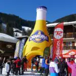 Stand gonflable publicitaire - bouteille gonflable Orangina