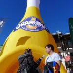 Stand gonflable publicitaire - bouteille gonflable Orangina