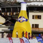 Stand gonflable publicitaire - bouteille gonflable Orangina