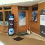 Totems gonflables publicitaires : totem gonflable publicitaire Yéti Shop Méribel