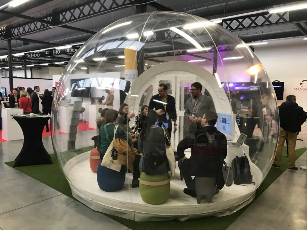 Bulle transparente salon et événement AIRSYSTEMS AIRCRYSTAL Bulle gonflables ComEnOrDay 2019 2 scaled 4 AIRSYSTEMS AIRCRYSTAL Bulle gonflables ComEnOrDay 2019 2 scaled 4