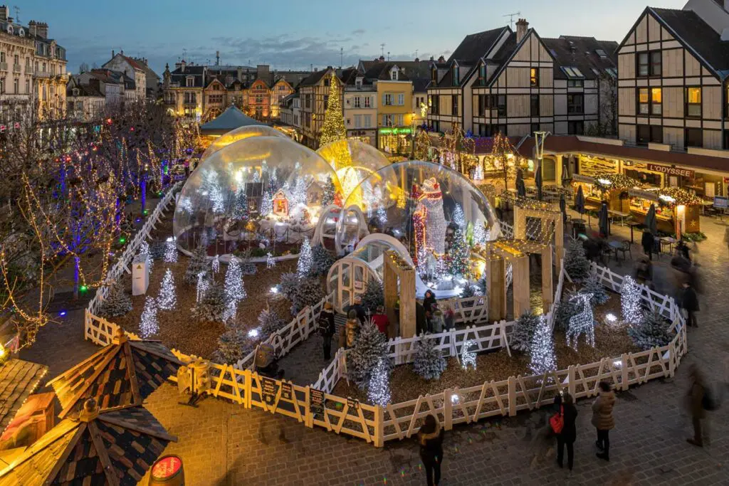 Bulle transparente marché de Noël bulles gonflables aircrystal airsystems ville de troyes 2 1 Sphère et bulle transparente gonflable