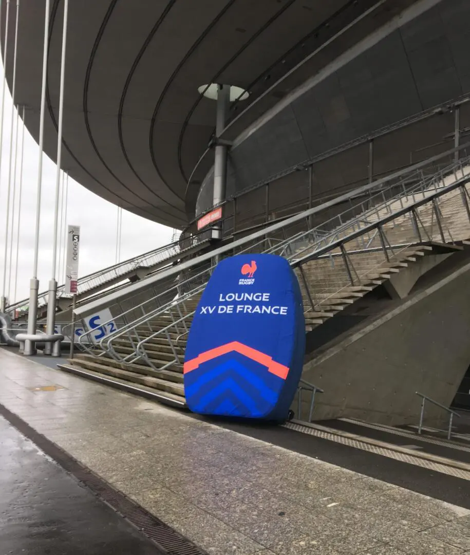 Totem gonflable et colonne gonflable publicitaire totem gonflable airsystems airstyle france rugby stade de france paris 1 scaled 9 totem gonflable airsystems airstyle france rugby stade de france paris 1 scaled 9