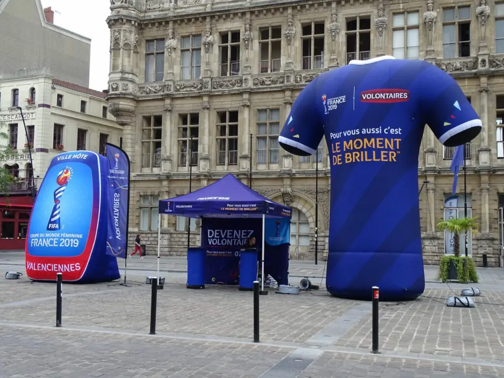 Inflatable totem and column totem gonflable sur mesure gonflable airsystems airstyle fifa france 2019 3 scaled 4 totem gonflable sur-mesure : totems et colonnes gonflables