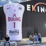 En route pour la victoire avec le maillot gonflable JL Bourg