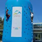 mur-escalade-gonflable-decathlon-en-passant-par-la-montagne-1