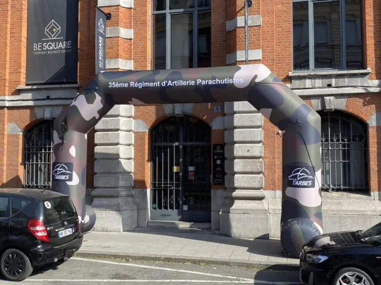 Inflatable arch arche gonflable armee de terre tarbes 5 scaled e1702888181770 Arche gonflable Armée