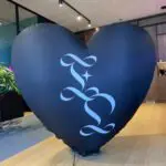 Coeur noir gonflable