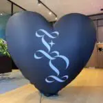 Coeur noir gonflable