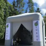 Stand gonflable escalade