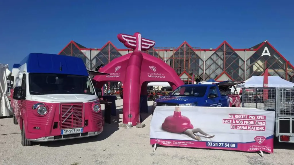 Stands gonflables Compagnie des Déboucheurs stand gonflable spider compagnie deboucheurs 1 stands gonflables compagnie des deboucheurs