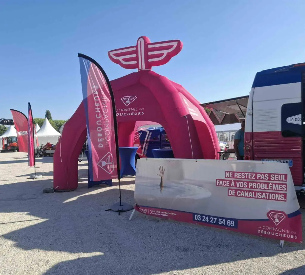 Stands gonflables Compagnie des Déboucheurs stand gonflable spider compagnie deboucheurs stands gonflables compagnie des deboucheurs