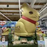 lapin gonflable lindt super u eaunes