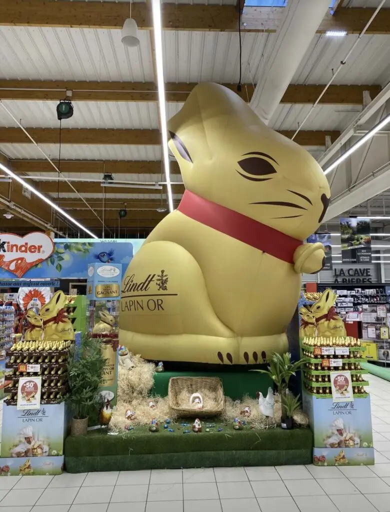 lapin gonflable lindt super u eaunes