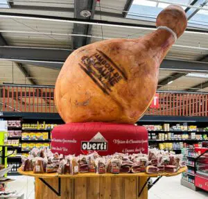 PLV gonflable magasin et centre commercial jambon gonflable geant salaisons oberti 3 14.52.16 jambon gonflable salaisons oberti