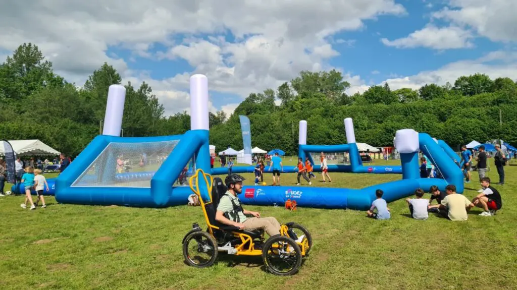 tour de terrain gonflable multisports conseil départemental de la somme