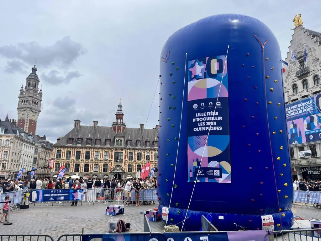 mur d'escalade gonflable decathlon lille