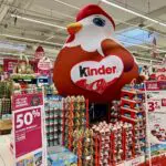 poule gonflable kinder ferrero