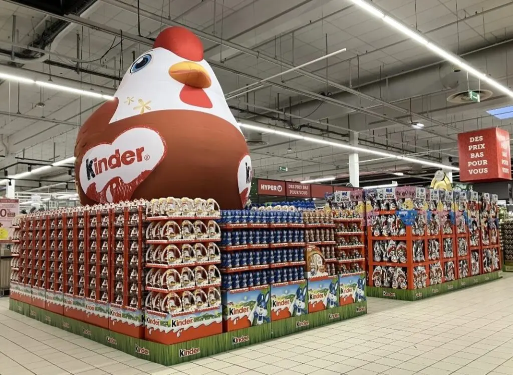 Mascotte gonflable grande distribution Poule gonflable Kinder hyper u Poule gonflable Kinder hyper u
