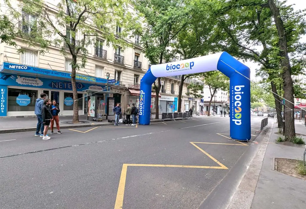arche gonflable biocoop paris