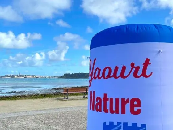 plv gonflable pot de yaourt gonflable malo
