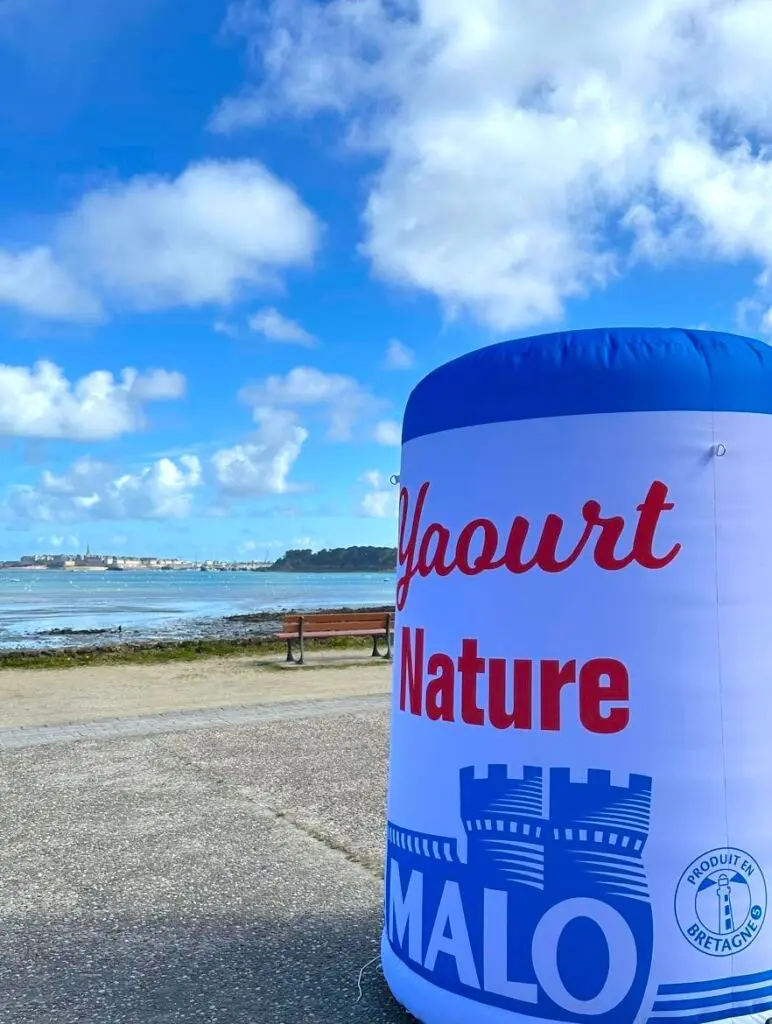 plv gonflable pot de yaourt gonflable malo