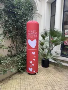 totem gonflable mécénat chirurgie cardiaque