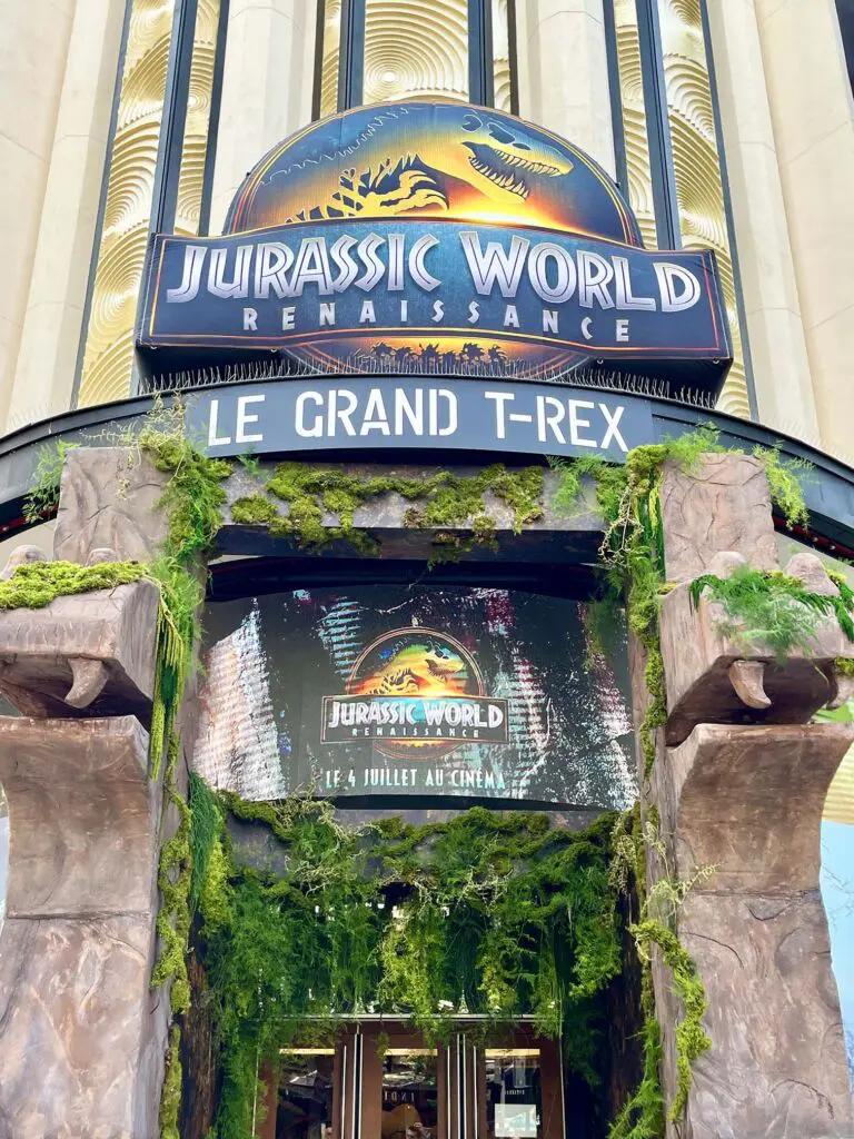 plv gonflable jurassic world grand rex 2