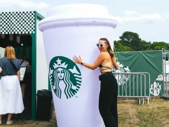 gobelet gonflable starbucks