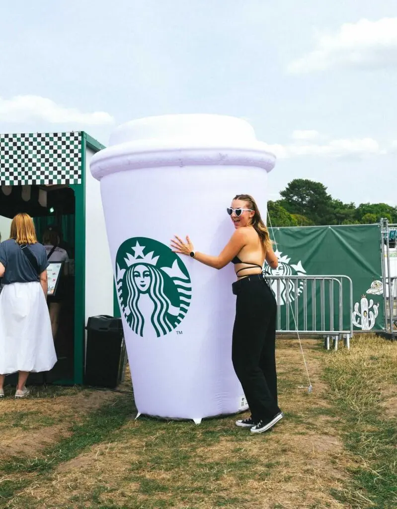 gobelet gonflable starbucks