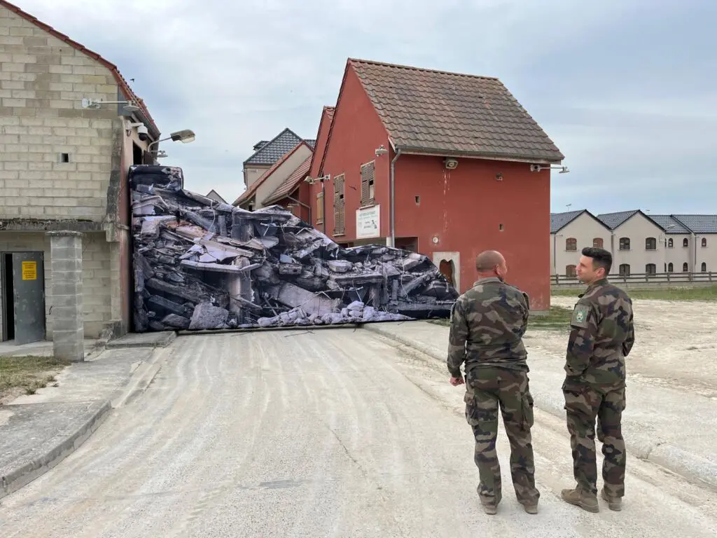 Structure gonflable militaire mur entrainement gonflable armee terre 94RI mur entrainement gonflable armée de terre