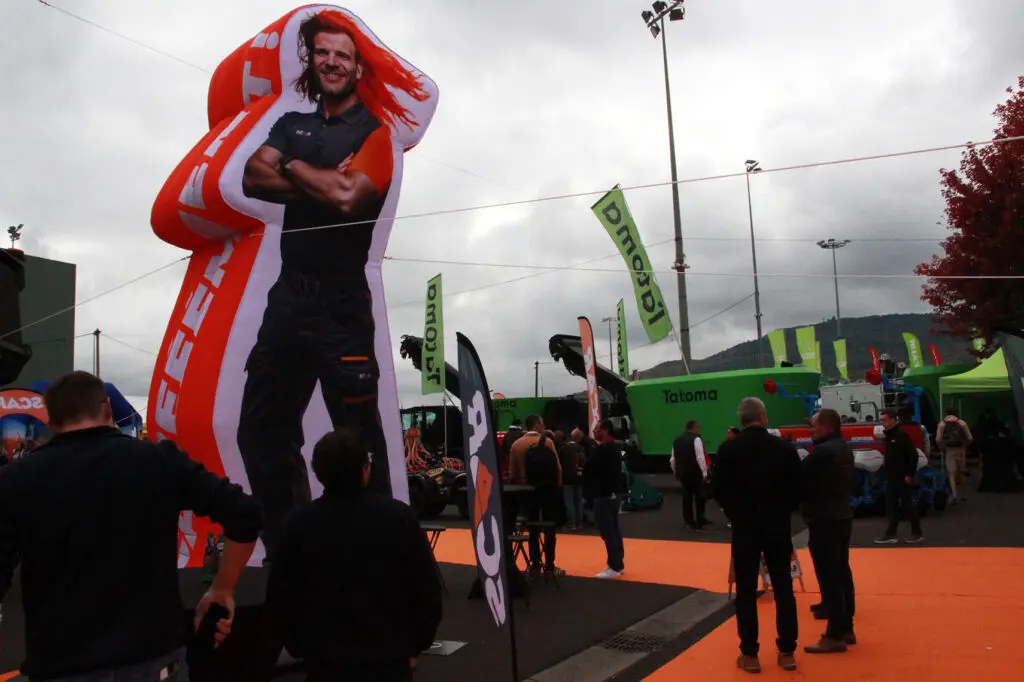 mascotte gonflable scar