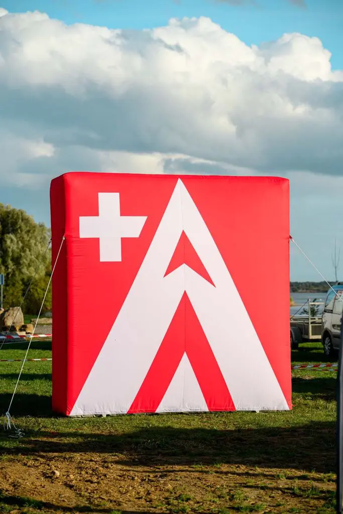 mur gonflable swisskings 2
