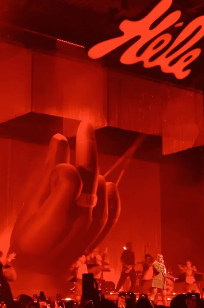 Main gonflable Helena Tour main gonflable helena 1 main gonflable helena 1