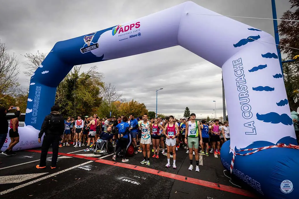 Arche gonflable Courstache ASPTT arche gonflable courstache asptt 3 arche gonflable courstache asptt