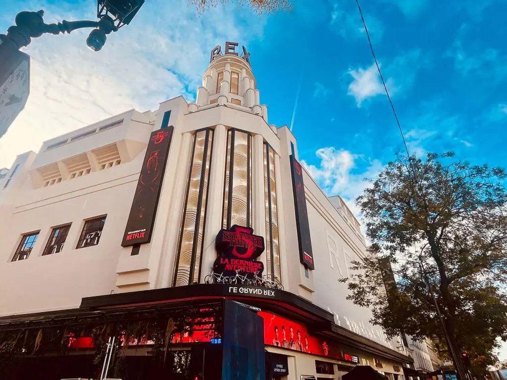 logo gonflable stranger things