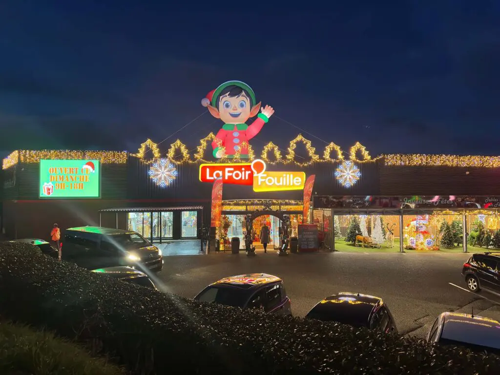 Lutin gonflable La Foir'Fouille lutin gonflable foirfouille aubenas nuit 2 lutin gonflable foirfouille aubenas nuit 2