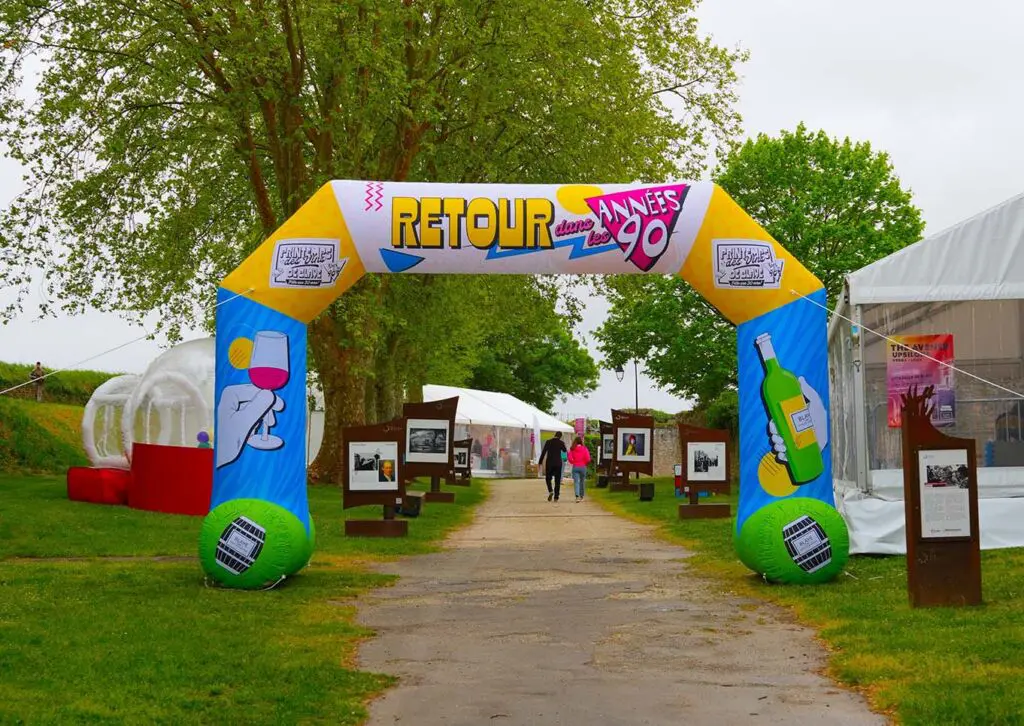 arche gonflable printemps des vins de blaye