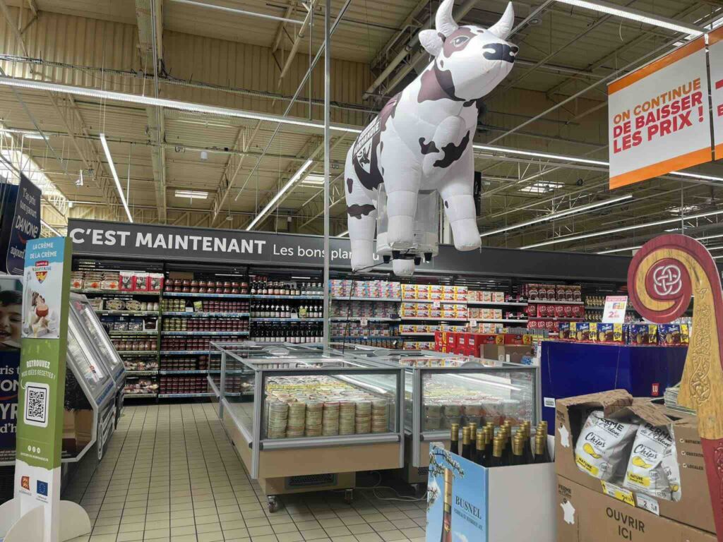 vache gonflable saveurs normandie carrefour caen
