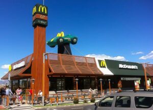 PLV gonflables -Structure gonflable géante MCDONALD'S