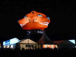 Photo AIRSYSTEMS FRANCE - MASCOTTE GONFLABLE PITBULL DOWNLOAD FESTIVAL 7 M  - LIVE NATION - AIRSTYLE - GEANTS GONFLABLES