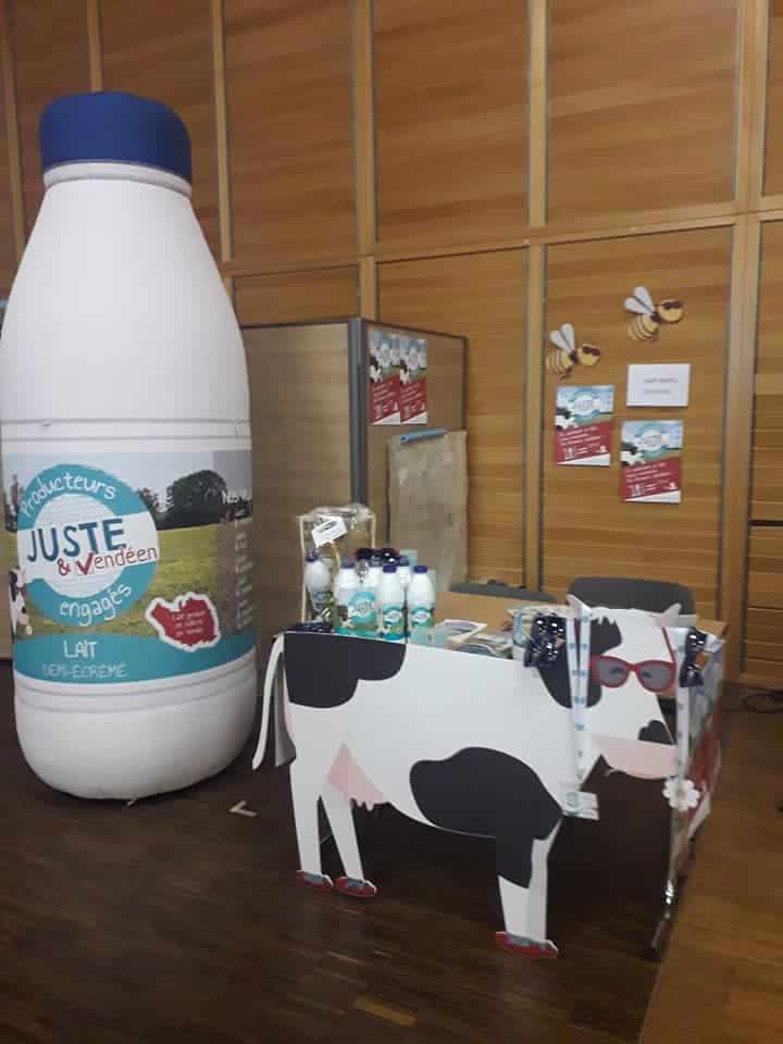 PLV gonflables : bouteille gonflable de lait Juste & Vendéen
