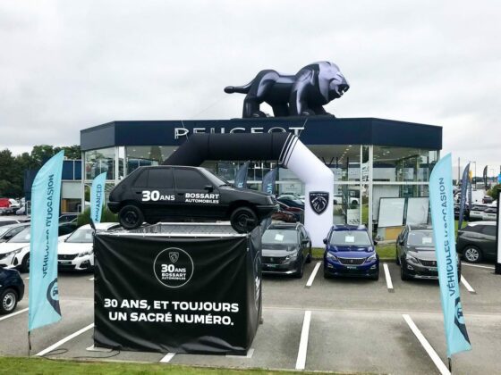 Lion gonflable Peugeot
